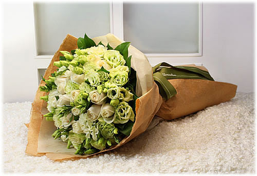 Las hojas florales elegantes del embalaje de las flores/de regalos, Eco reciclan el crespón de papel para el embalaje de la flor